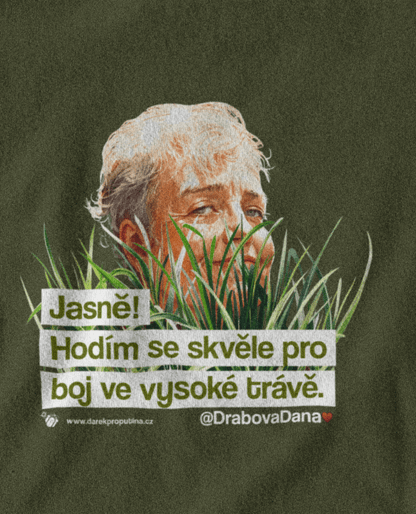Dana bojuje v trávě
